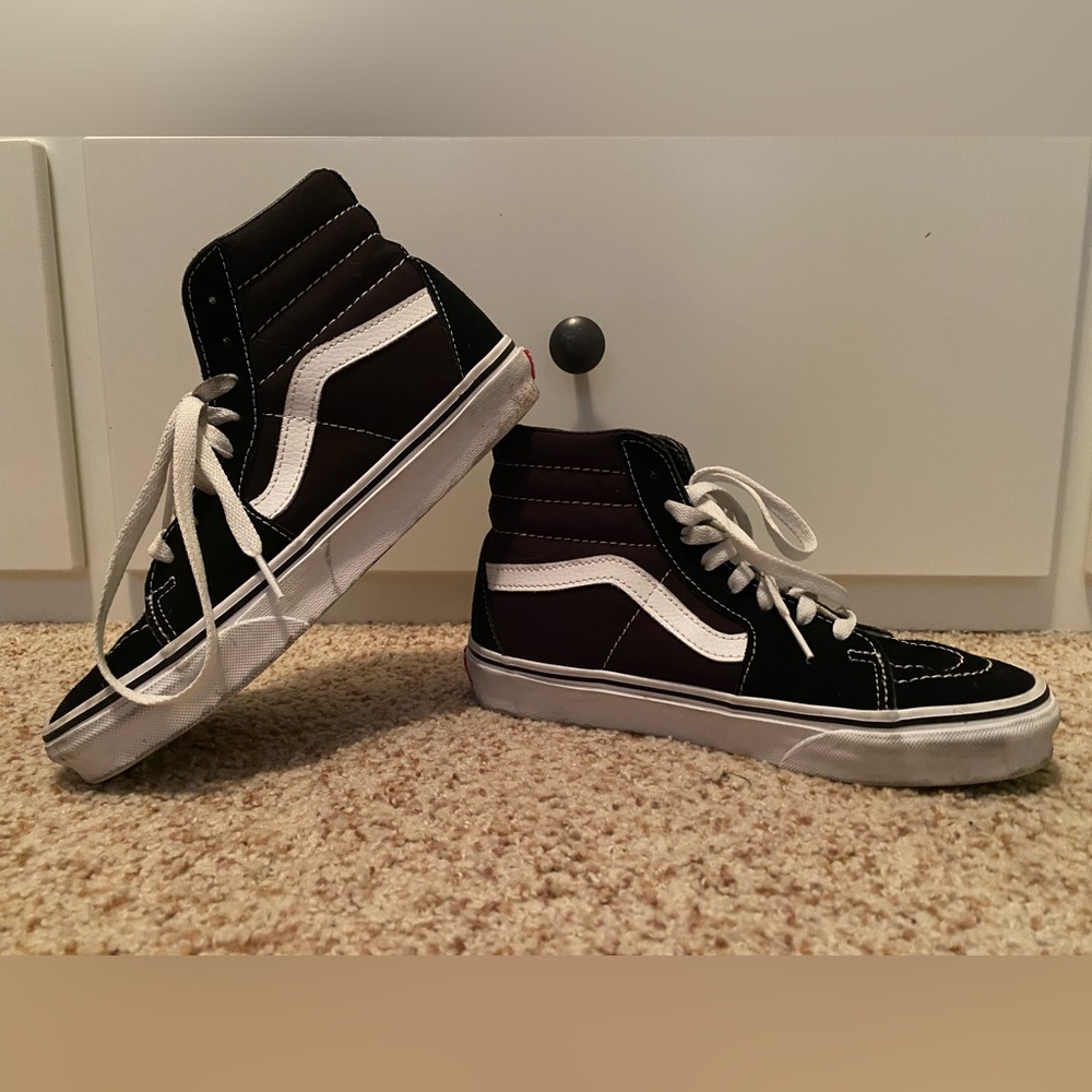 Unisex Vans Hightop Sk8-Hi Shoes | Size 6 Men’s, Size 7.5 Women’s
